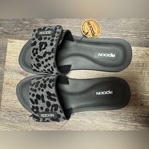 Women’s leopard flats sandals
